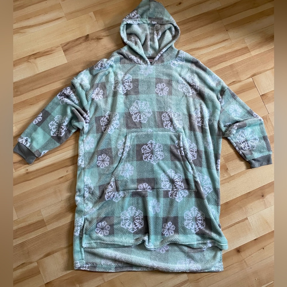 Snowflake Sweater Coat Blanket Cover Up Sleep Jacket PJ Fleece Sz Extra Large XL